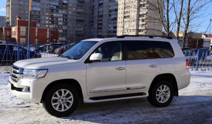 Toyota land cruiser 200